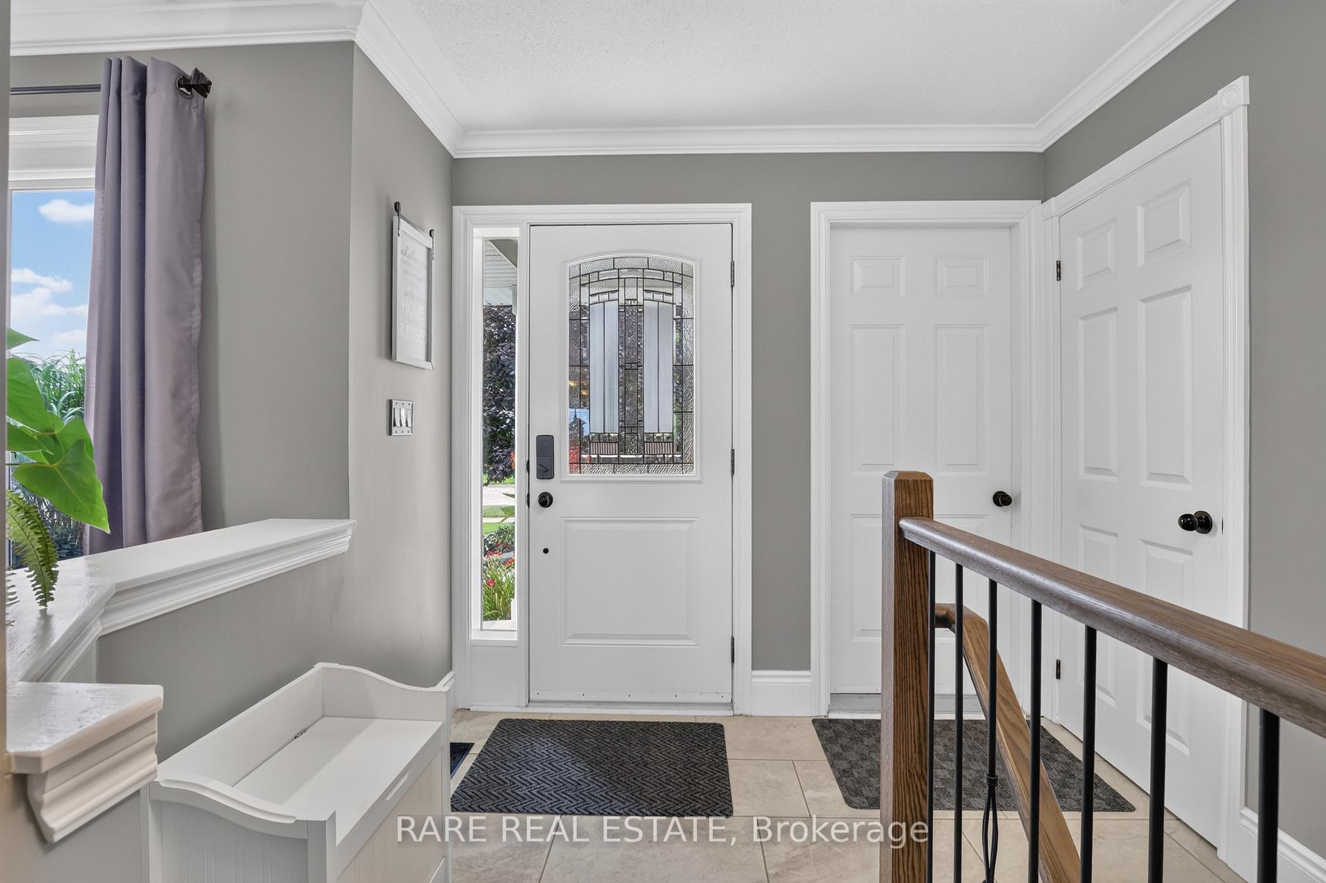Photo 3 of 1929 Romina Court, Innisfil, Alcona — HOMEH