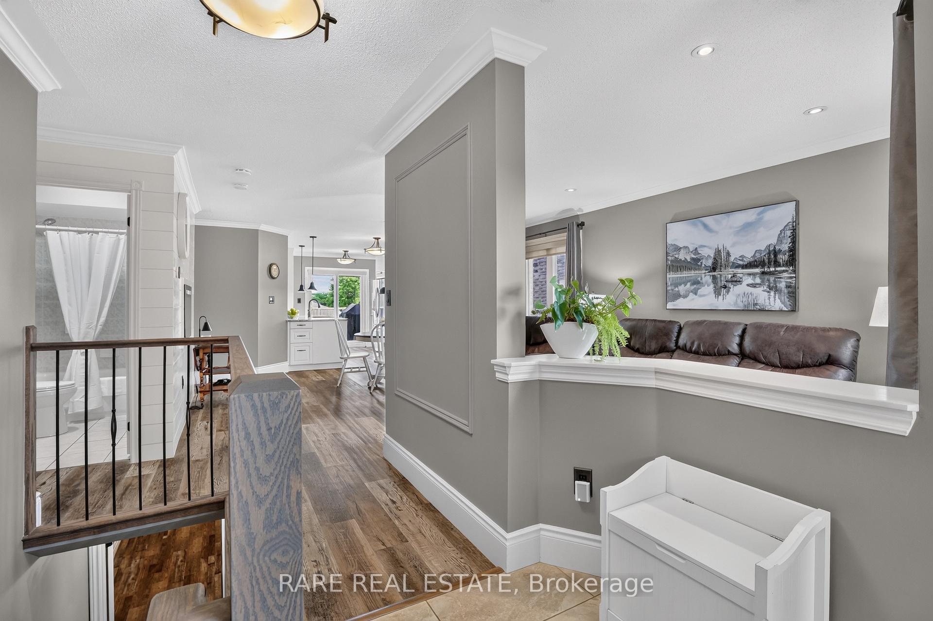 Photo 4 of 1929 Romina Court, Innisfil, Alcona — HOMEH