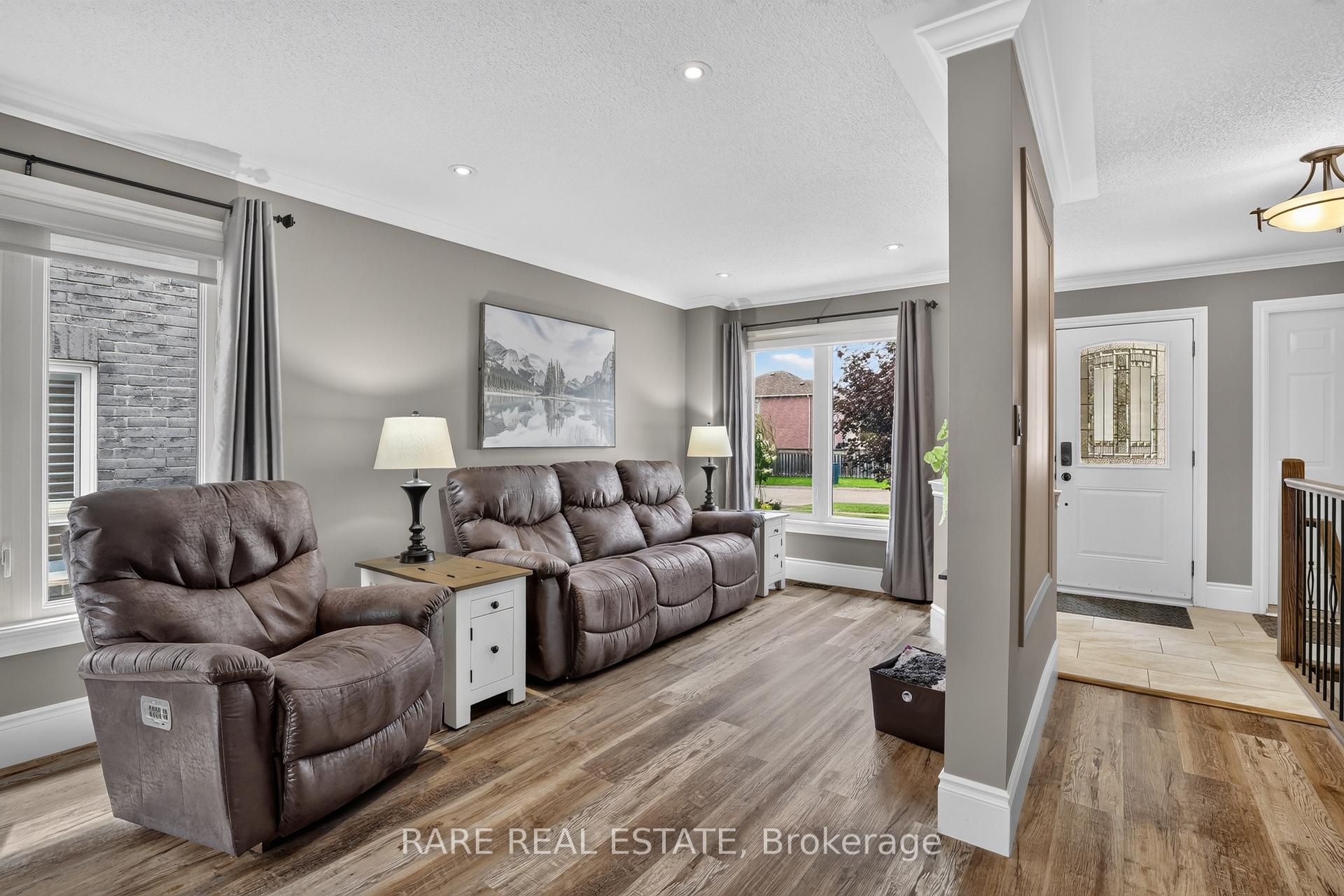 Photo 5 of 1929 Romina Court, Innisfil, Alcona — HOMEH