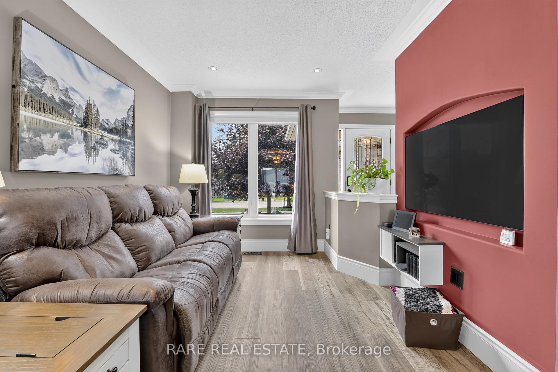 Photo 6 of 1929 Romina Court, Innisfil, Alcona — HOMEH