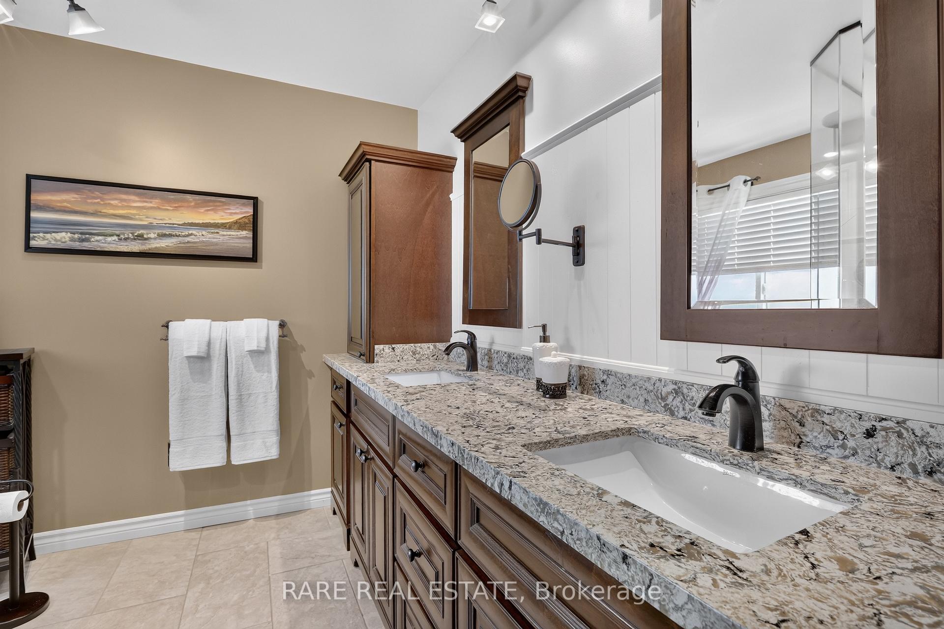 Photo 15 of 1929 Romina Court, Innisfil, Alcona — HOMEH