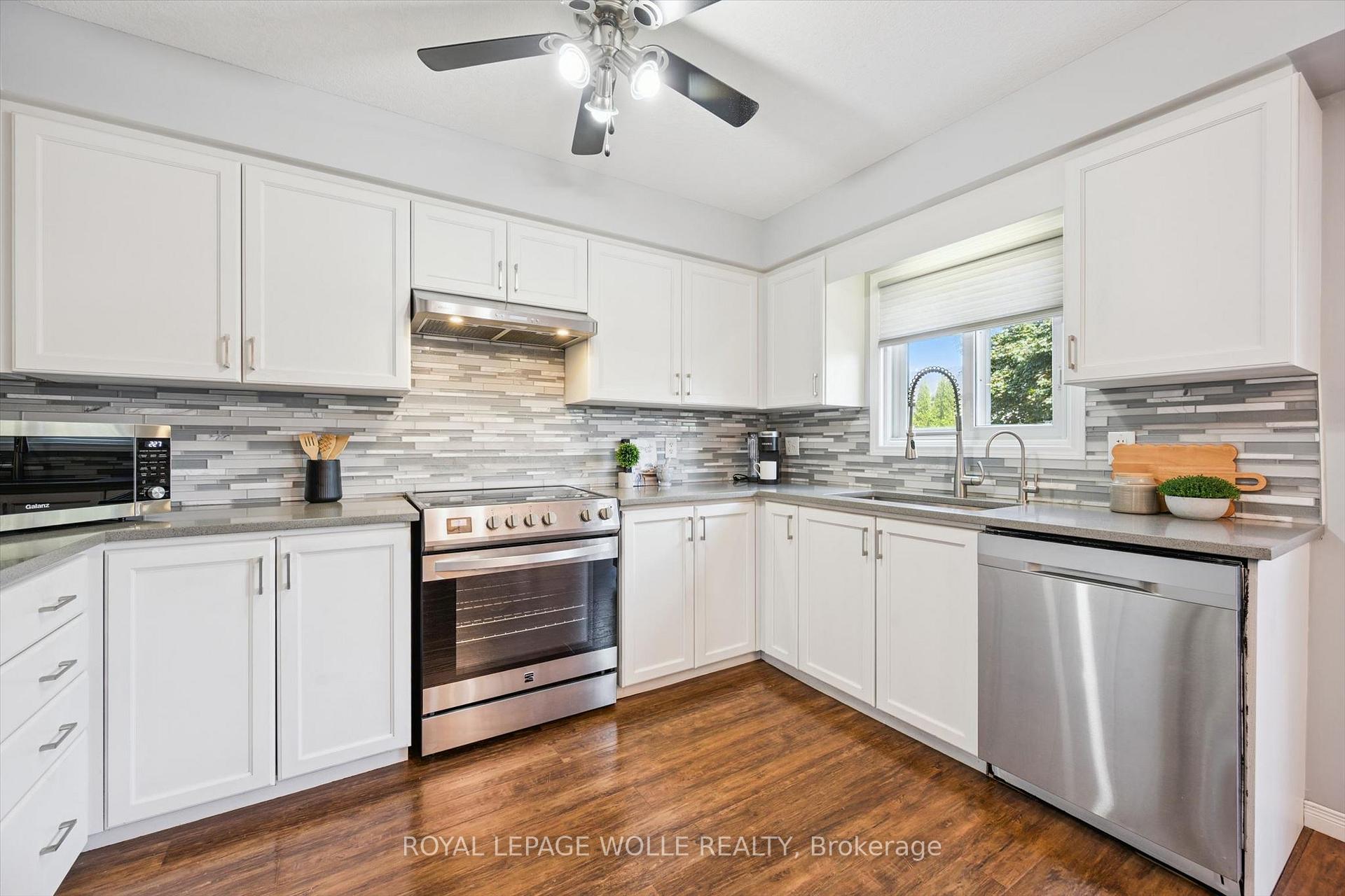 Photo 14 of 30 Madeleine Street, Kitchener, Huron Park — HOMEH