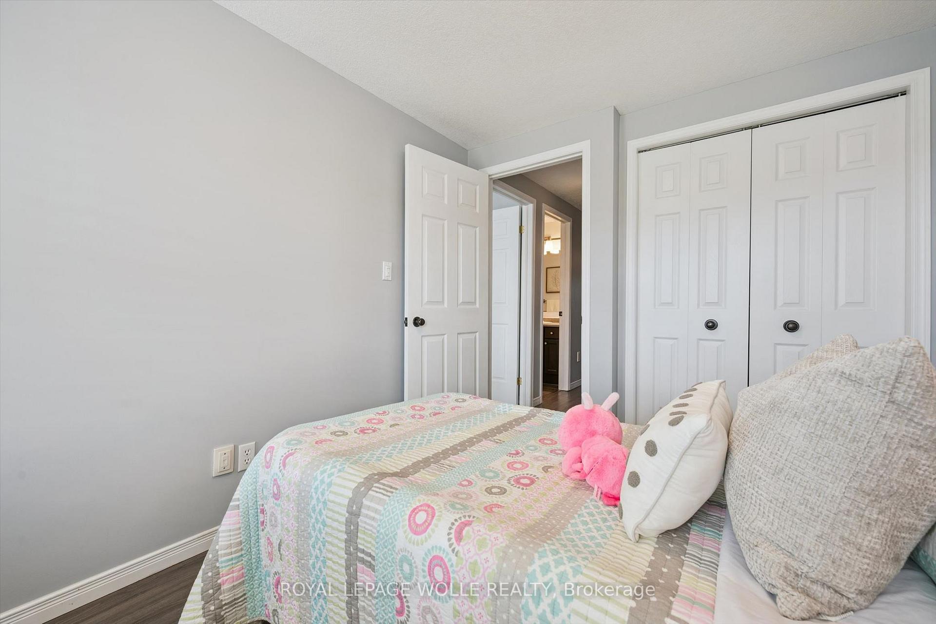Photo 20 of 30 Madeleine Street, Kitchener, Huron Park — HOMEH