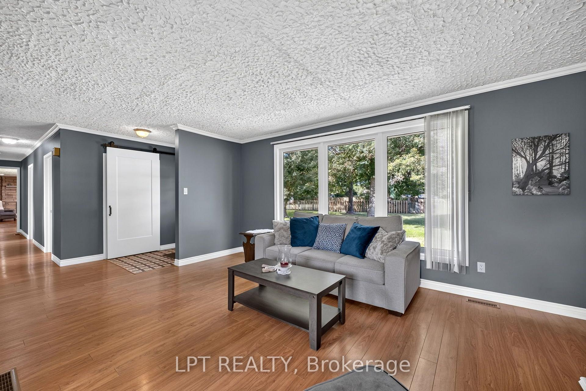 Photo 10 of 263 Richmond Street, North Middlesex, Parkhill — HOMEH