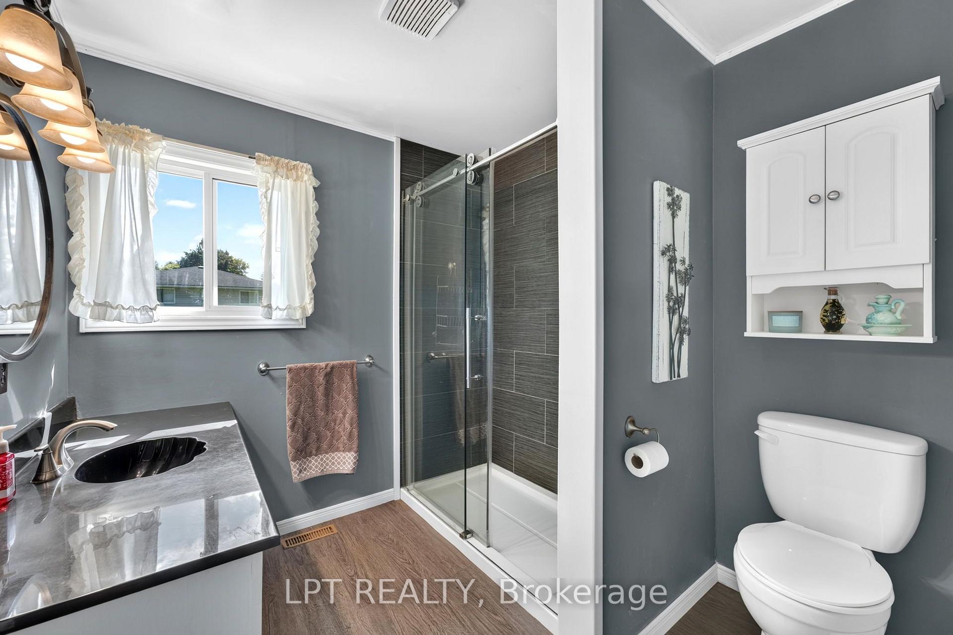 Photo 16 of 263 Richmond Street, North Middlesex, Parkhill — HOMEH