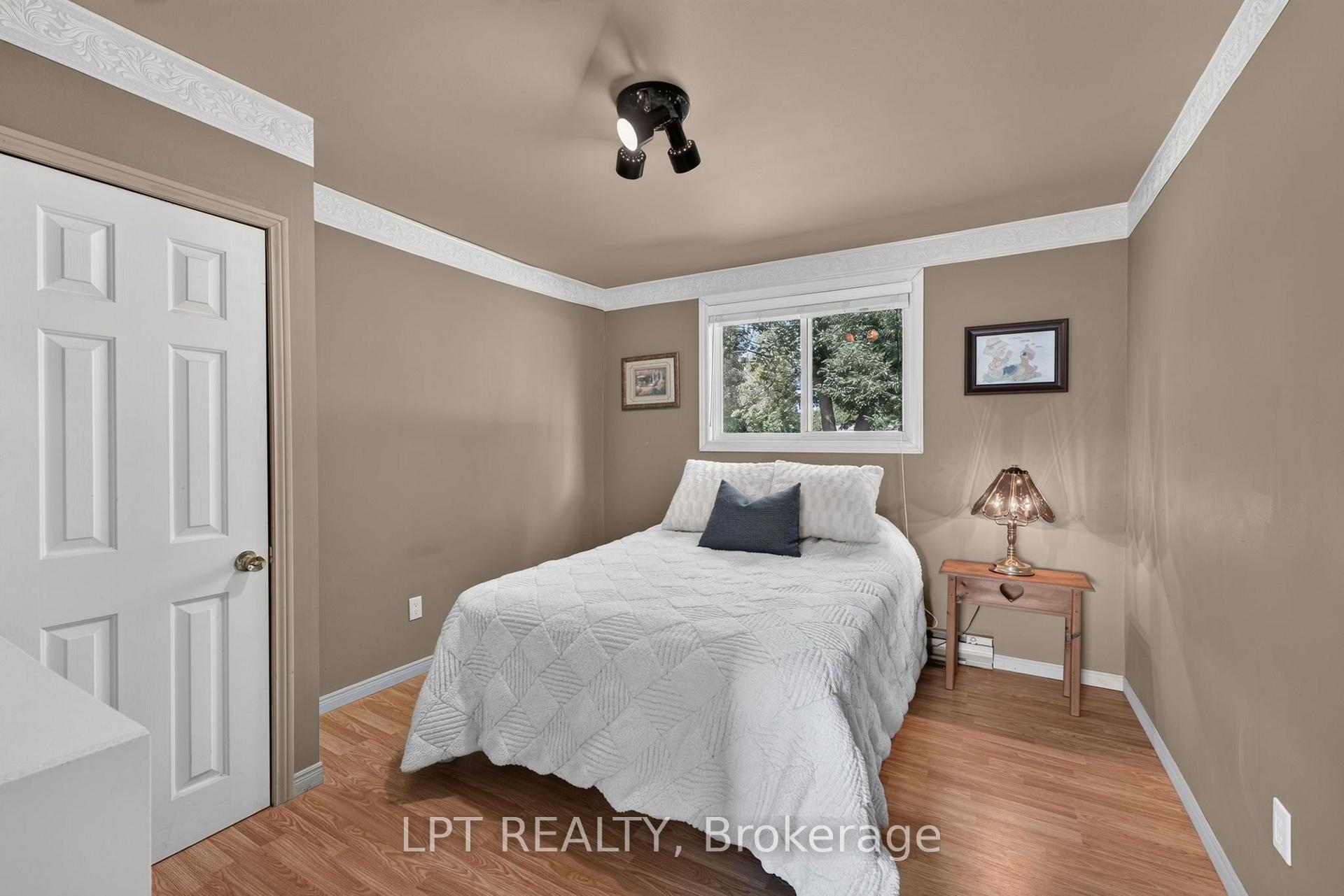 Photo 19 of 263 Richmond Street, North Middlesex, Parkhill — HOMEH