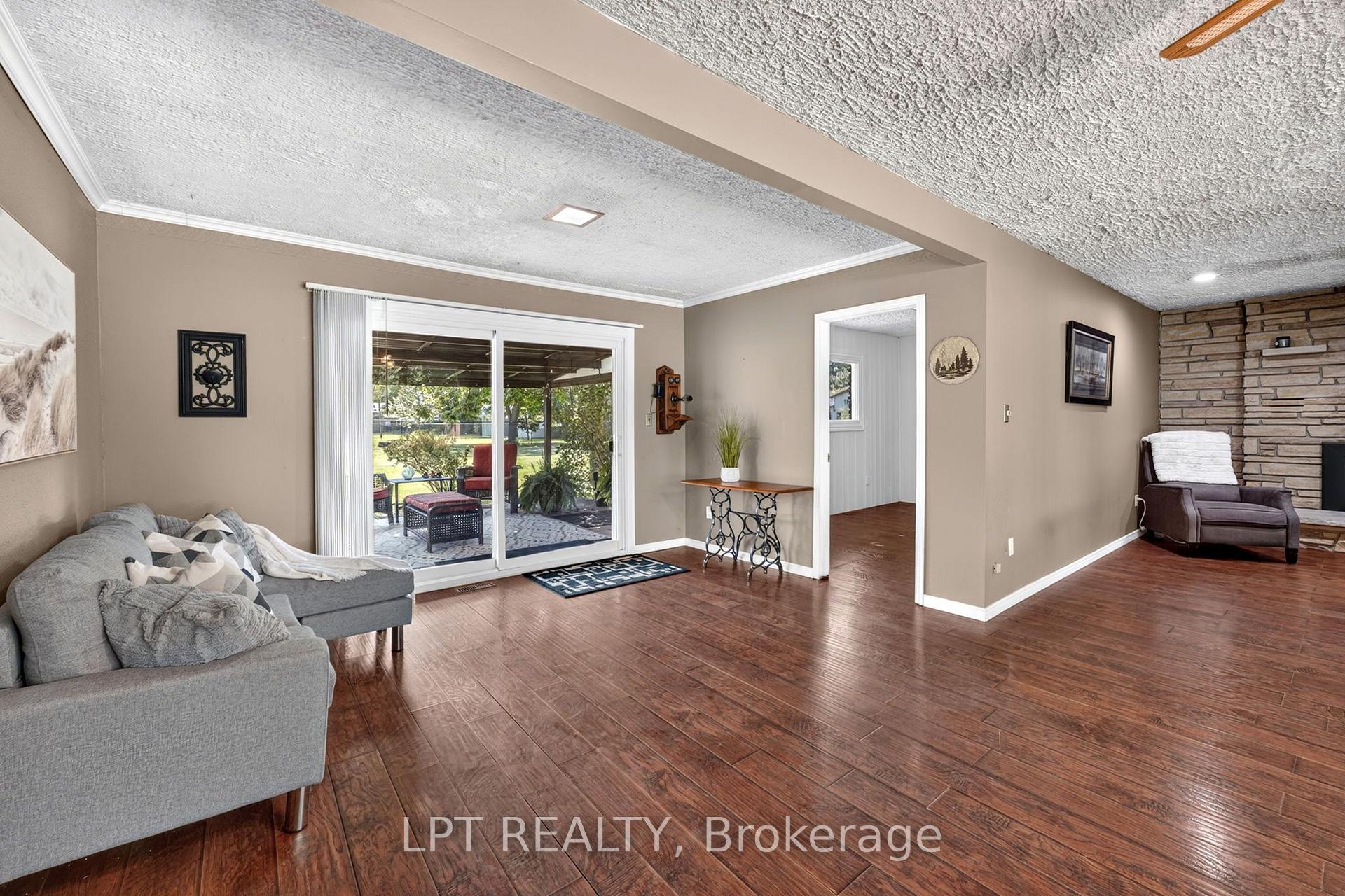 Photo 21 of 263 Richmond Street, North Middlesex, Parkhill — HOMEH