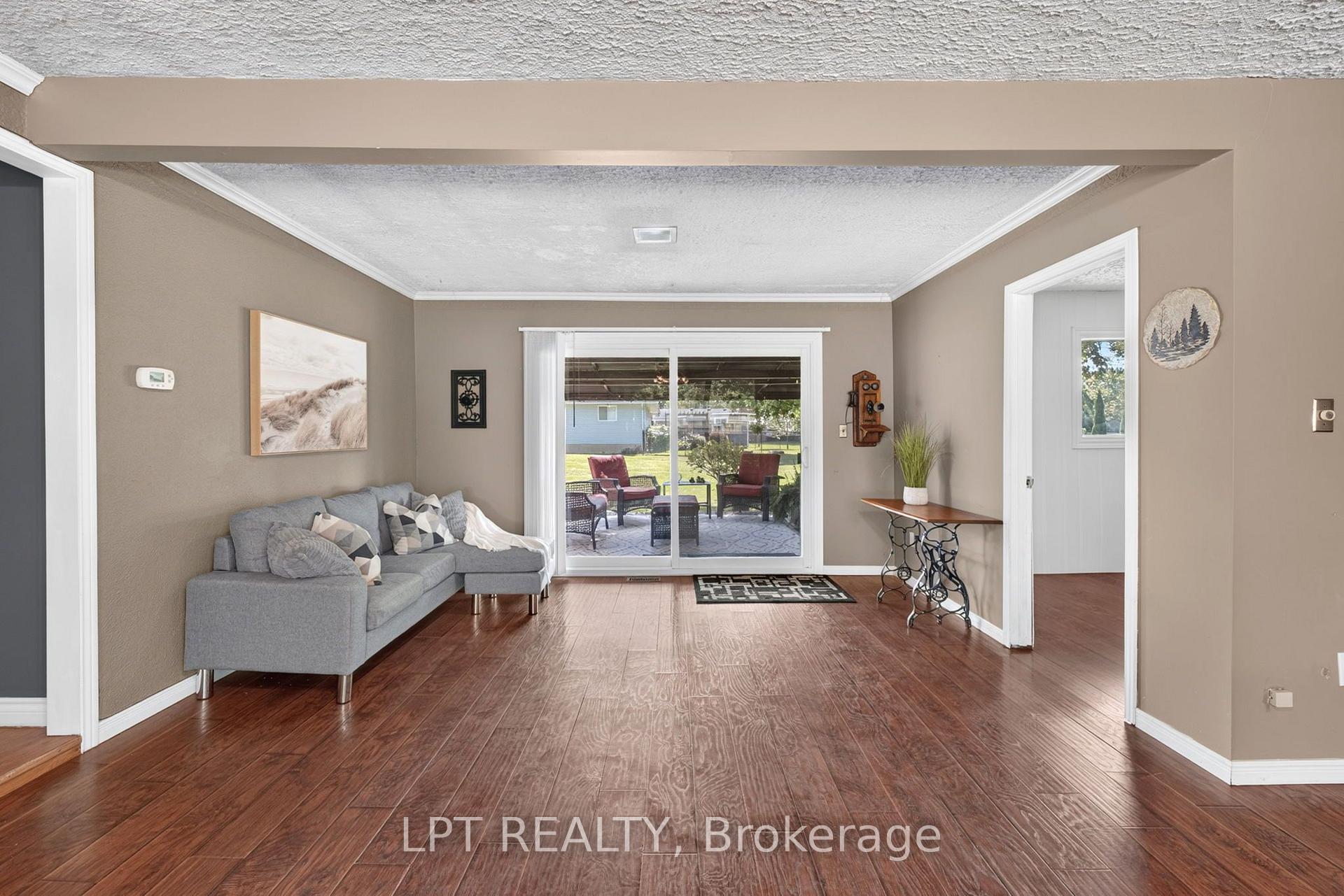 Photo 22 of 263 Richmond Street, North Middlesex, Parkhill — HOMEH