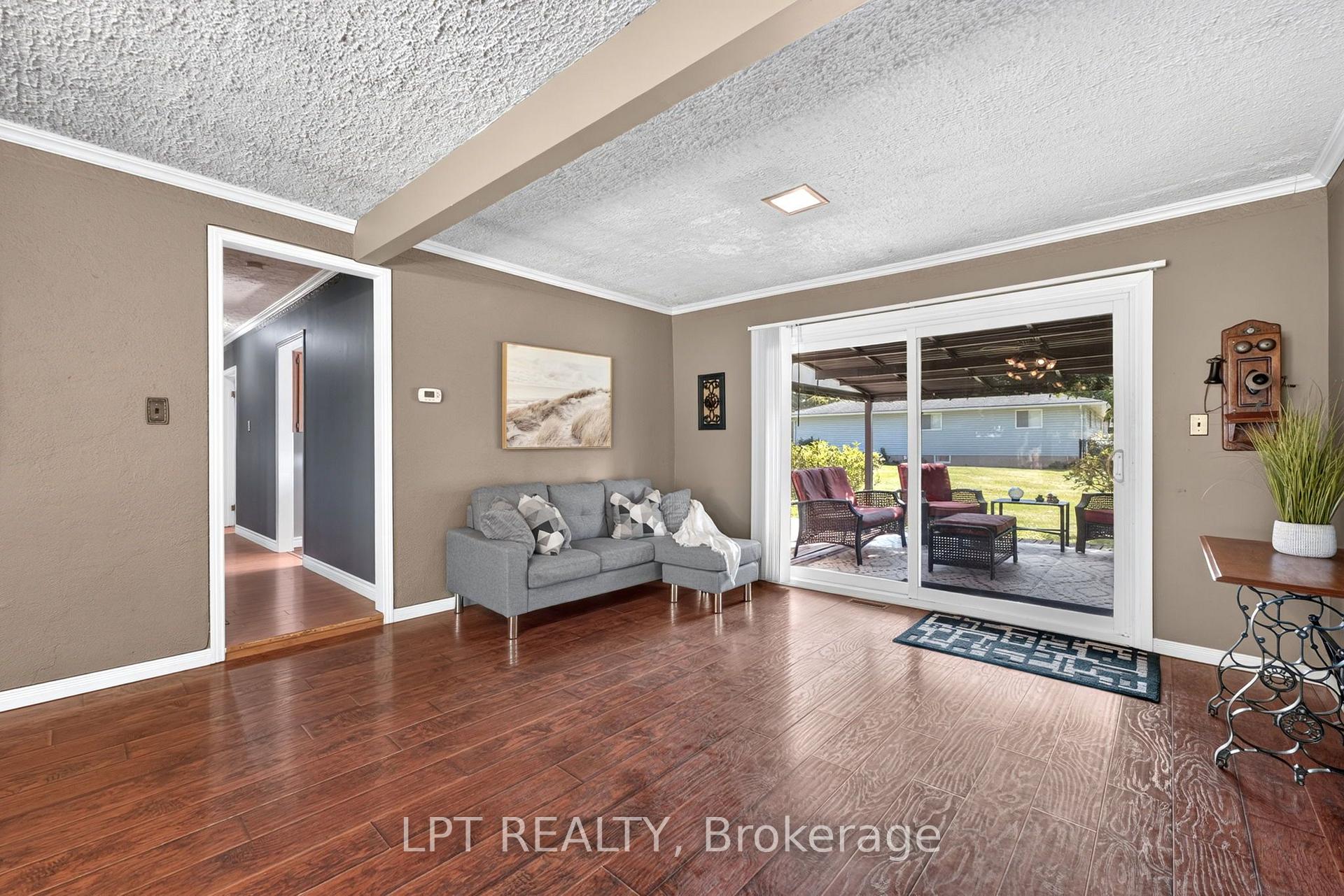 Photo 23 of 263 Richmond Street, North Middlesex, Parkhill — HOMEH