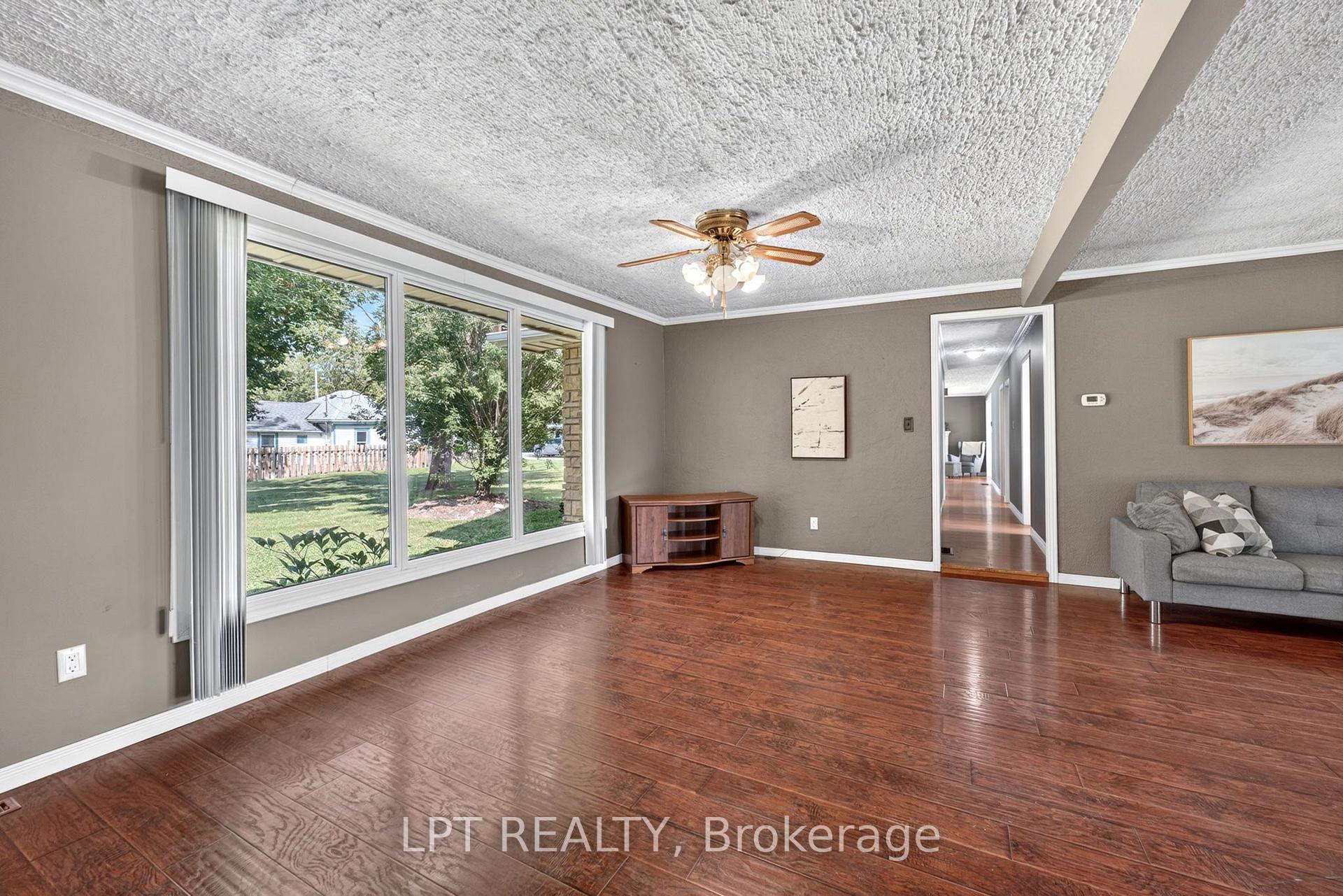 Photo 25 of 263 Richmond Street, North Middlesex, Parkhill — HOMEH