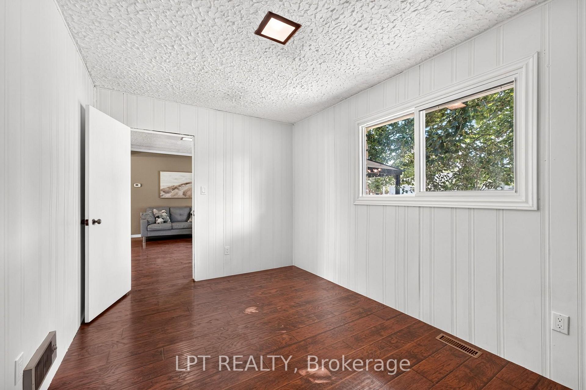 Photo 27 of 263 Richmond Street, North Middlesex, Parkhill — HOMEH