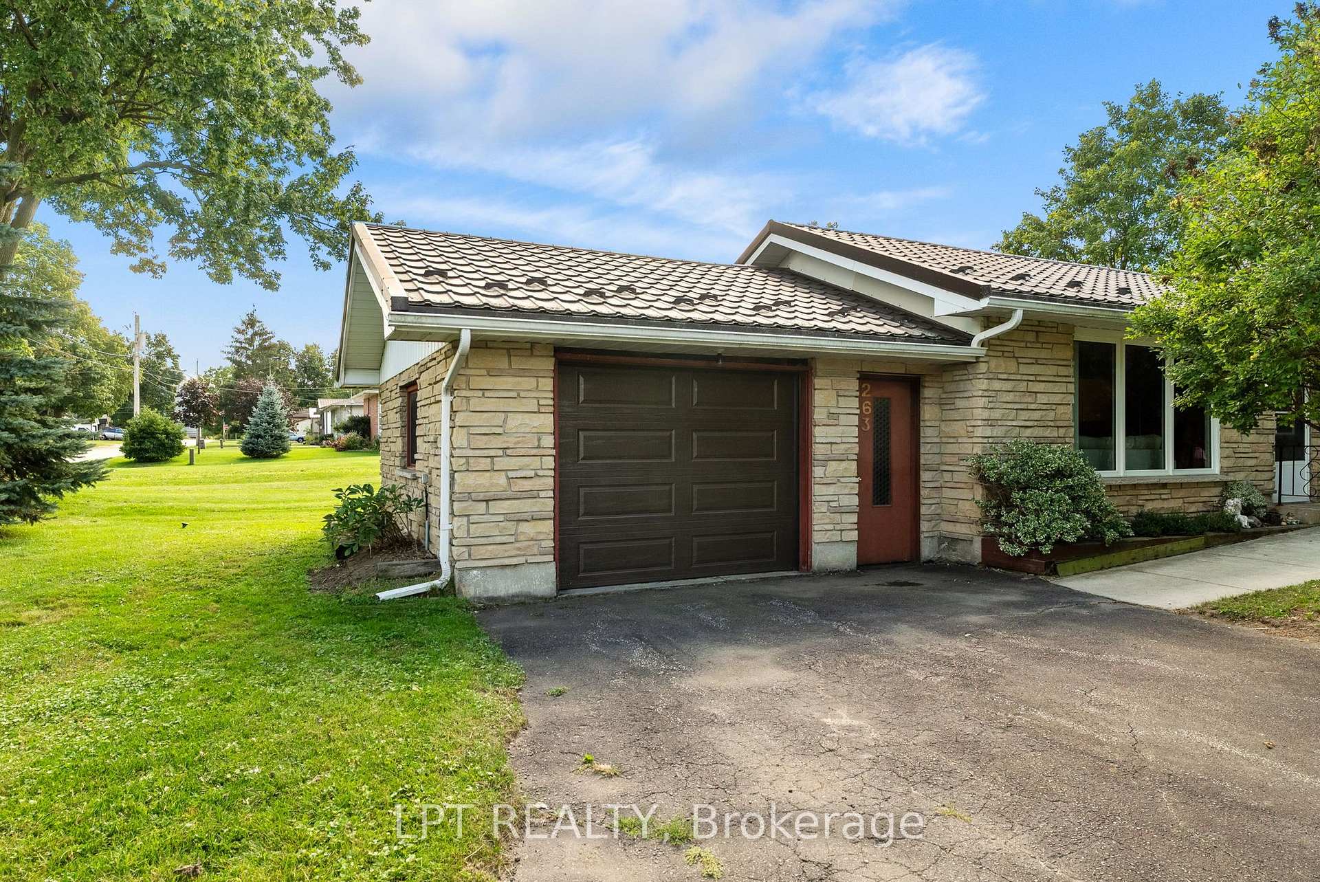 Photo 29 of 263 Richmond Street, North Middlesex, Parkhill — HOMEH