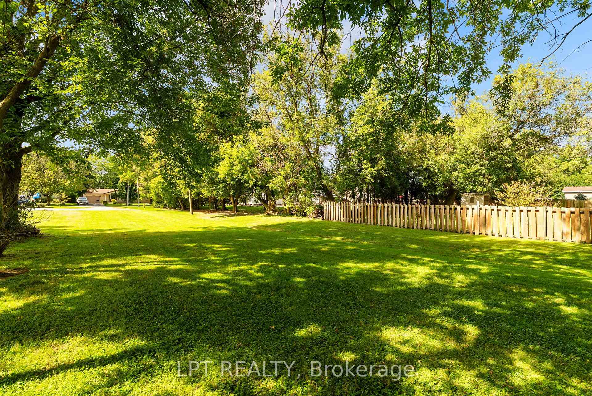 Photo 31 of 263 Richmond Street, North Middlesex, Parkhill — HOMEH