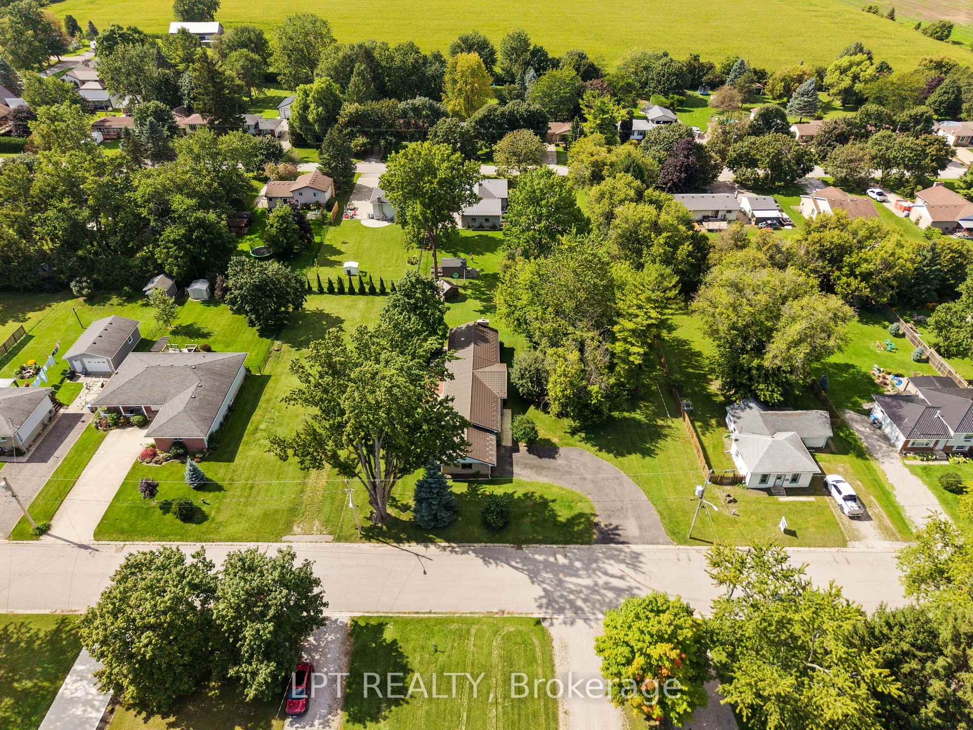 Photo 38 of 263 Richmond Street, North Middlesex, Parkhill — HOMEH