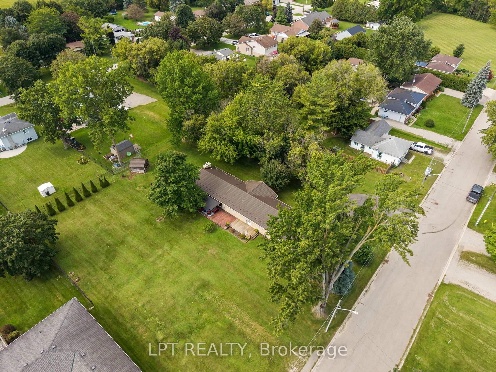 Photo 40 of 263 Richmond Street, North Middlesex, Parkhill — HOMEH