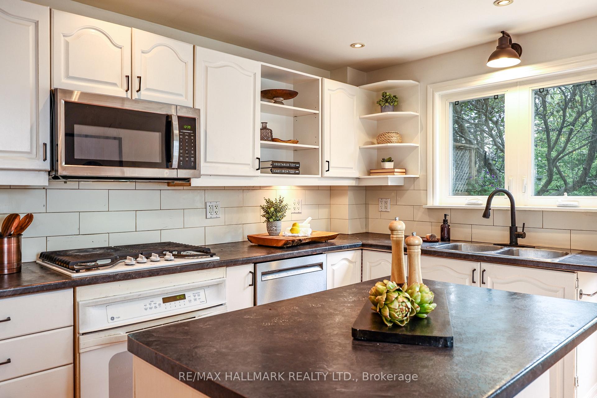 Photo 31 of 206 Yarmouth Road, Toronto, Dovercourt-Wallace Emerson-Junction — HOMEH