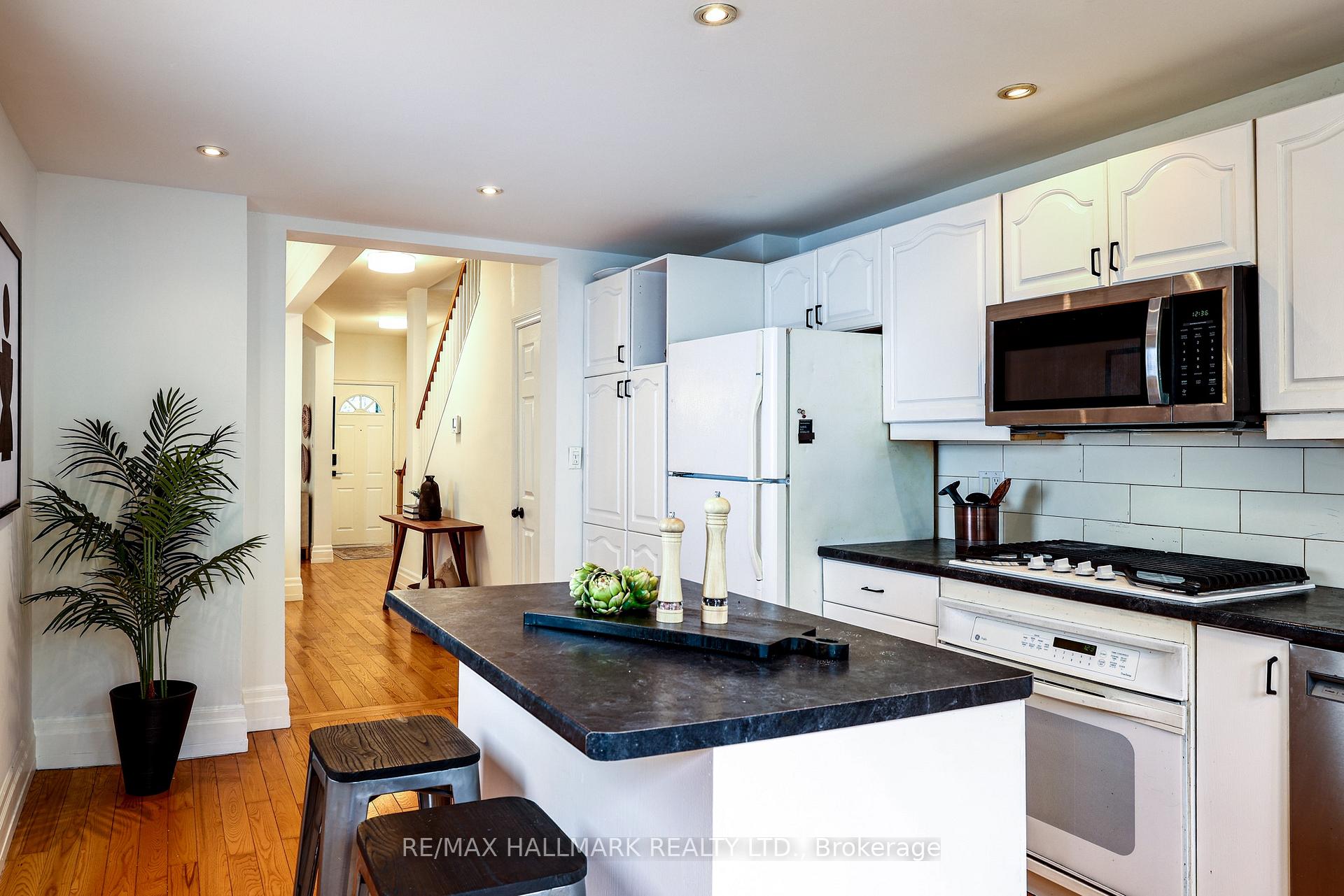 Photo 39 of 206 Yarmouth Road, Toronto, Dovercourt-Wallace Emerson-Junction — HOMEH