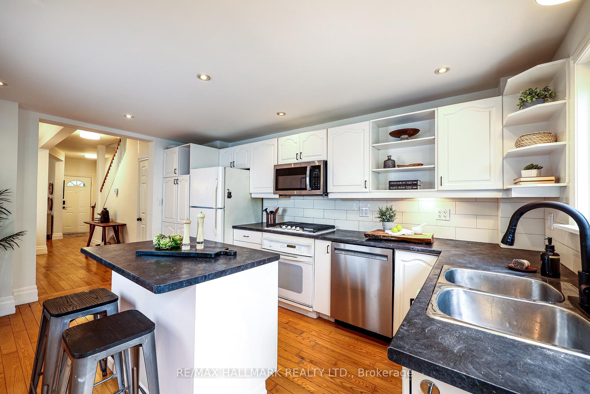 Photo 43 of 206 Yarmouth Road, Toronto, Dovercourt-Wallace Emerson-Junction — HOMEH