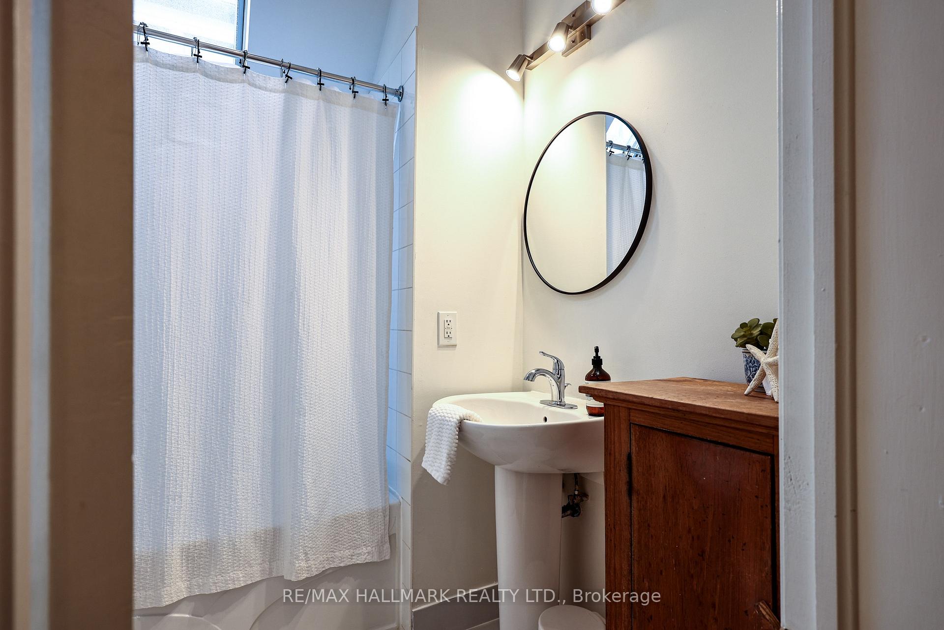 Photo 59 of 206 Yarmouth Road, Toronto, Dovercourt-Wallace Emerson-Junction — HOMEH