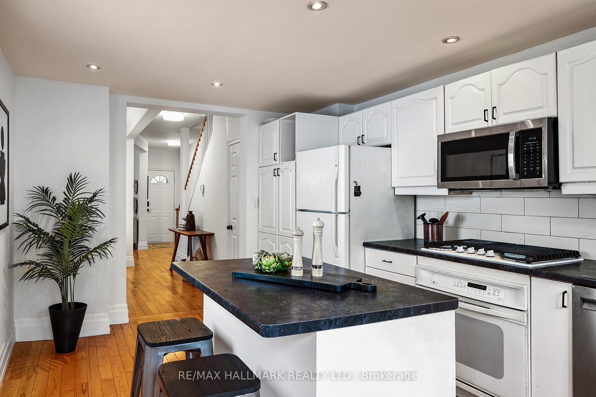 Photo 36 of 206 Yarmouth Road, Toronto, Dovercourt-Wallace Emerson-Junction — HOMEH