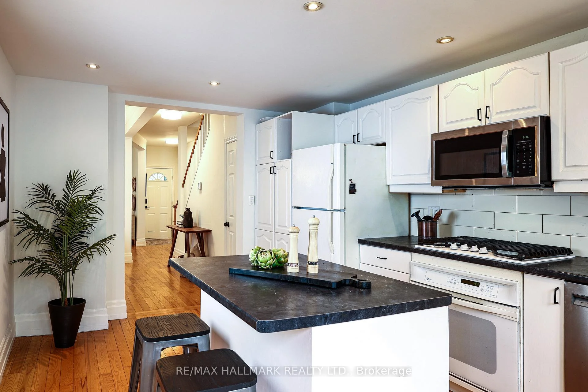 Photo 29 of 206 Yarmouth Road, Toronto, Dovercourt-Wallace Emerson-Junction — HOMEH