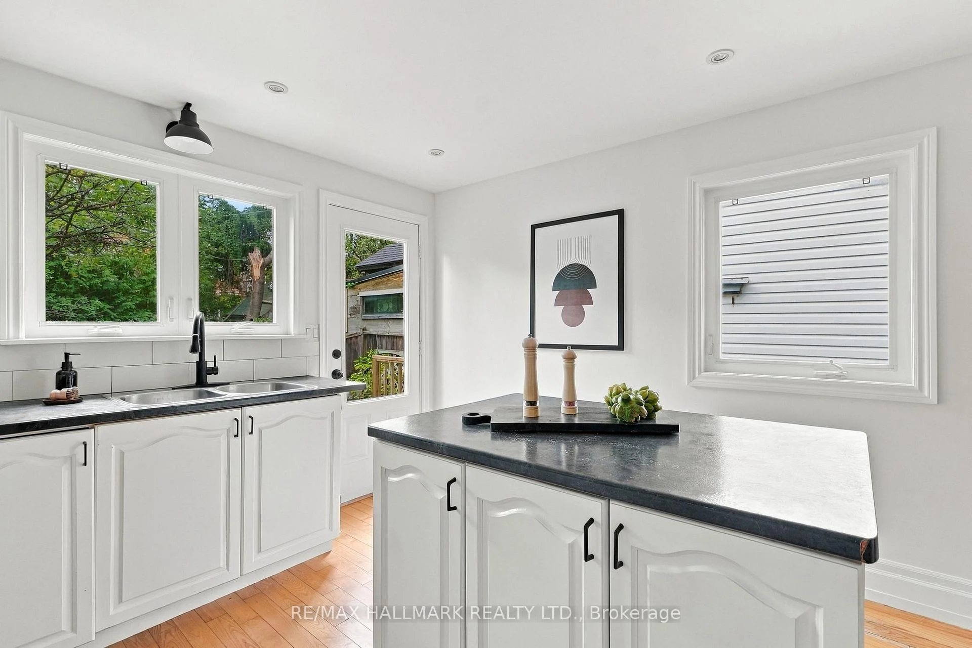 Photo 42 of 206 Yarmouth Road, Toronto, Dovercourt-Wallace Emerson-Junction — HOMEH