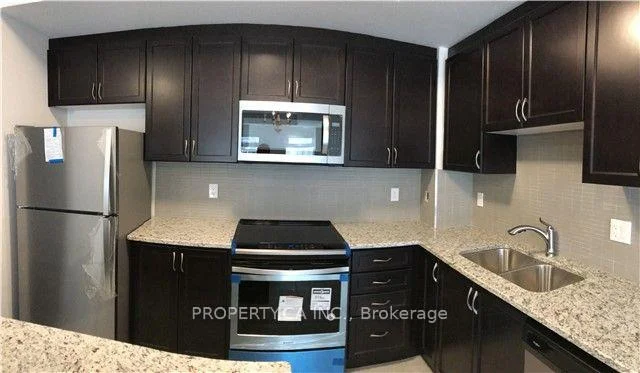 Front of Unit 248, 19 Applewood Lane
