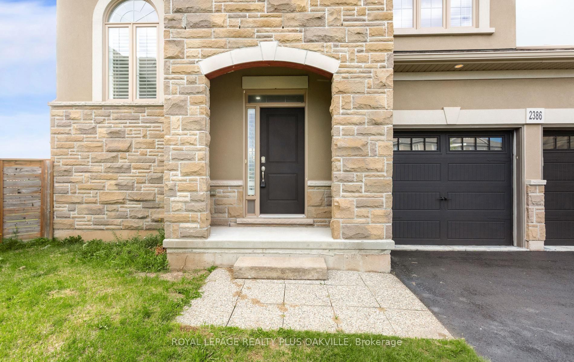 Photo 3 of 2386 Natasha Circle, Oakville, Bronte Creek — HOMEH