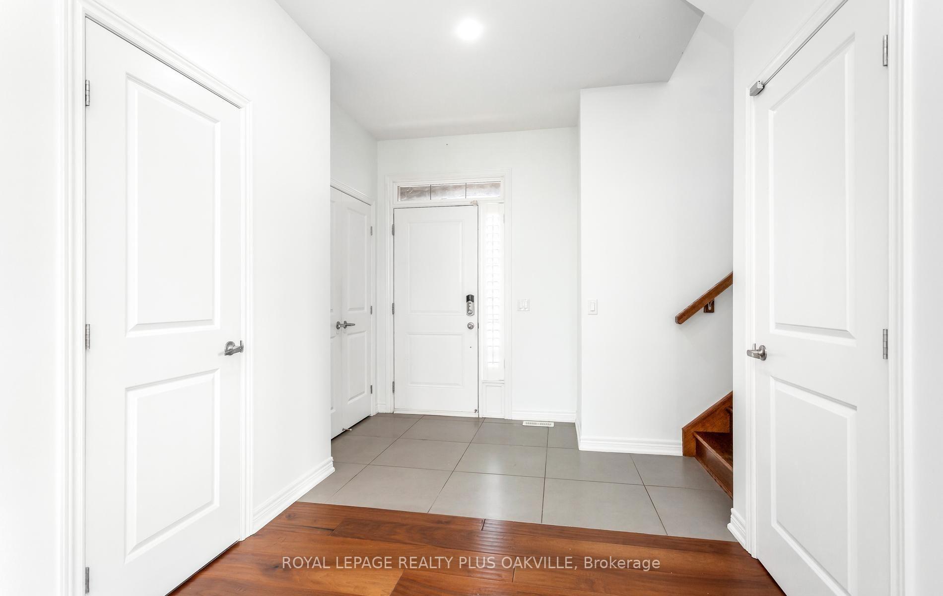 Photo 4 of 2386 Natasha Circle, Oakville, Bronte Creek — HOMEH