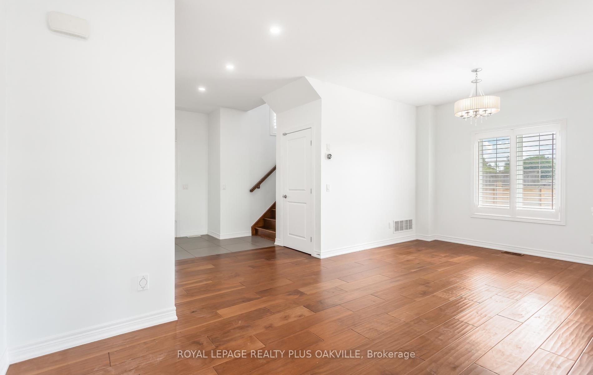 Photo 6 of 2386 Natasha Circle, Oakville, Bronte Creek — HOMEH