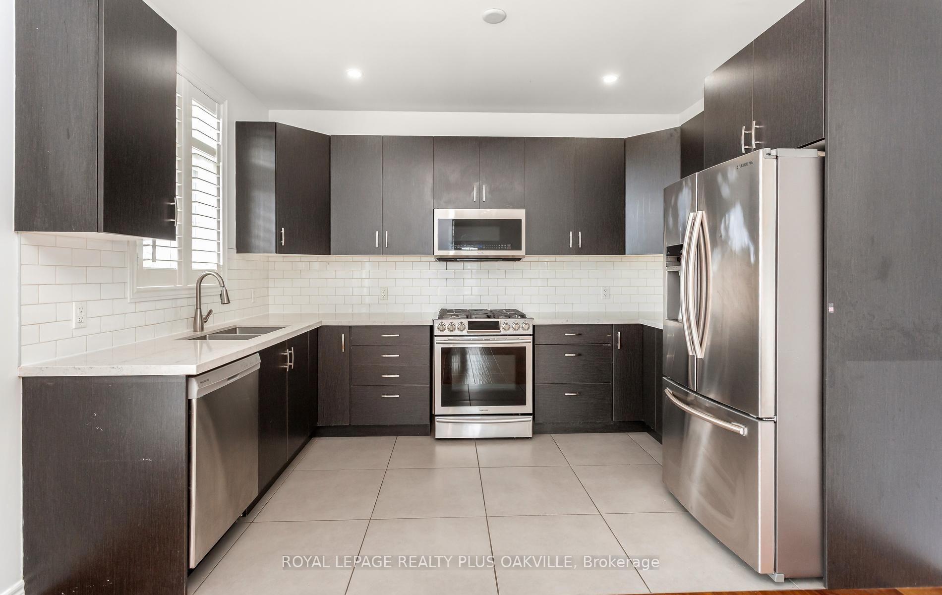 Photo 12 of 2386 Natasha Circle, Oakville, Bronte Creek — HOMEH