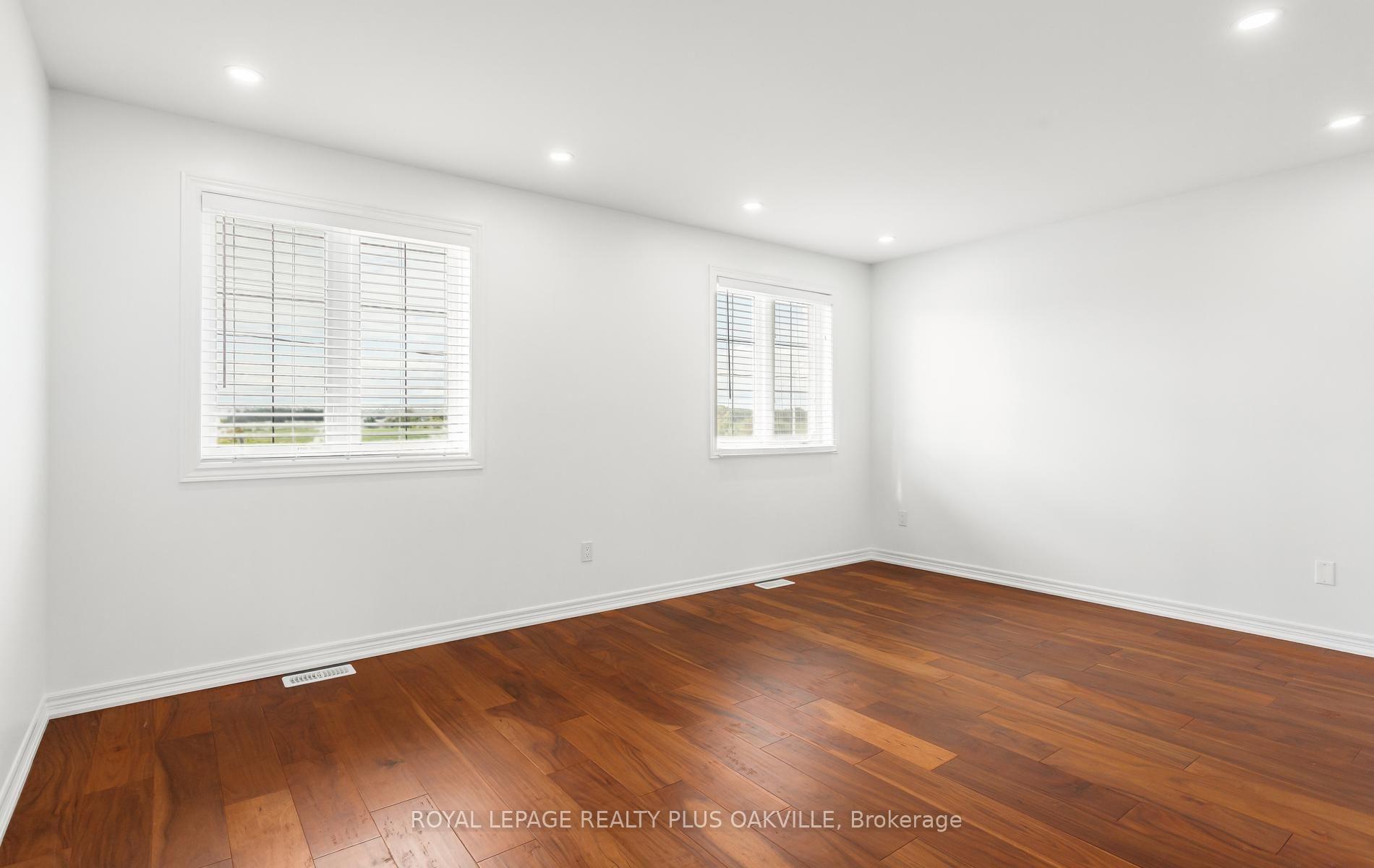 Photo 19 of 2386 Natasha Circle, Oakville, Bronte Creek — HOMEH