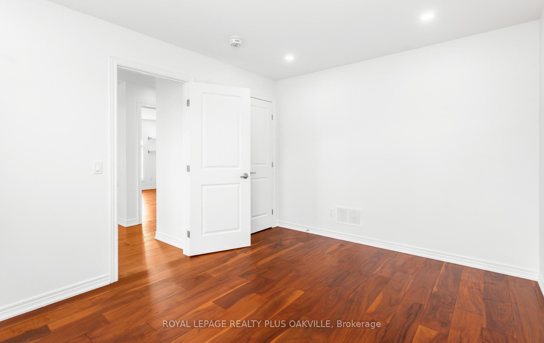 Photo 25 of 2386 Natasha Circle, Oakville, Bronte Creek — HOMEH