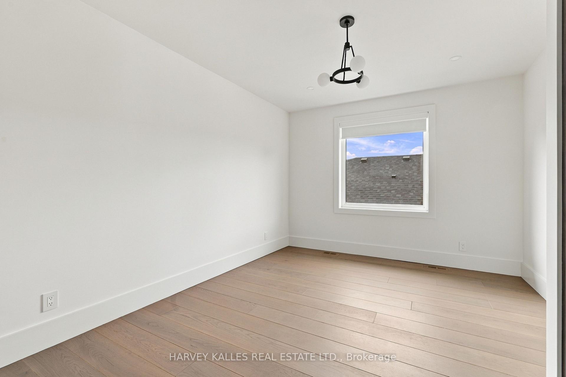 Photo 38 of 59 Burncrest Drive, Toronto, Bedford Park-Nortown — HOMEH