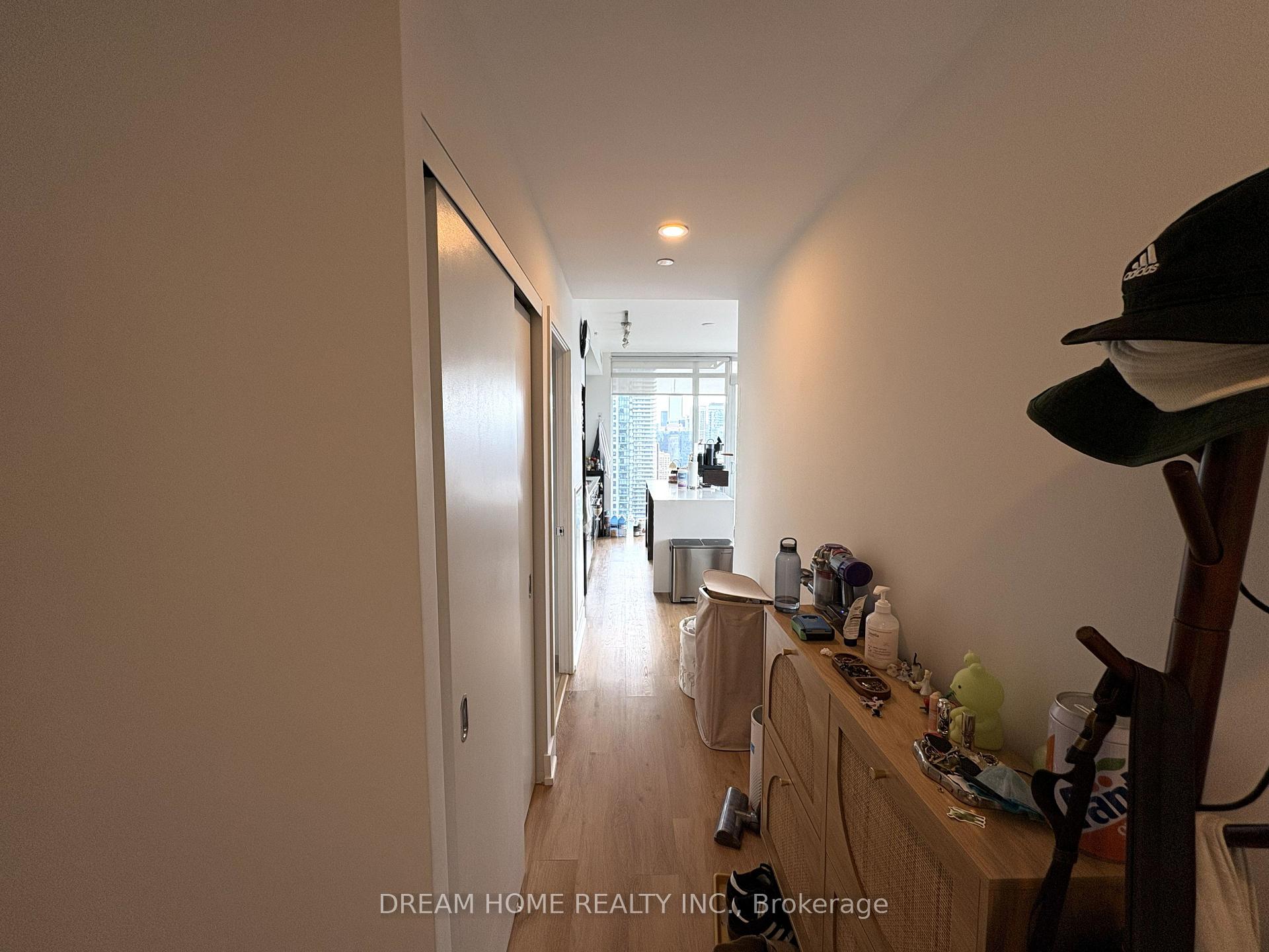 Photo 3 of Unit 3204, 75 St Nicholas Street, Toronto, Bay Street Corridor — HOMEH