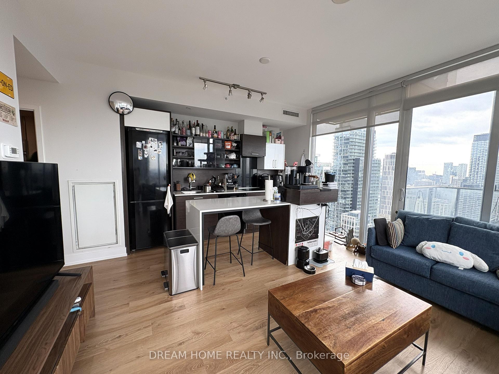 Photo 6 of Unit 3204, 75 St Nicholas Street, Toronto, Bay Street Corridor — HOMEH