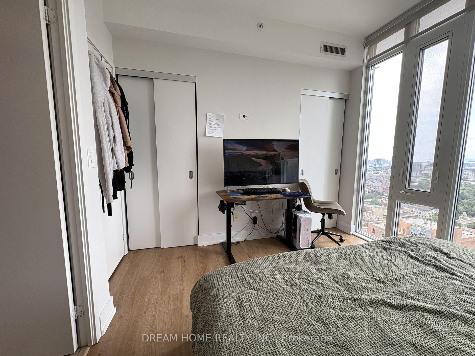 Photo 9 of Unit 3204, 75 St Nicholas Street, Toronto, Bay Street Corridor — HOMEH