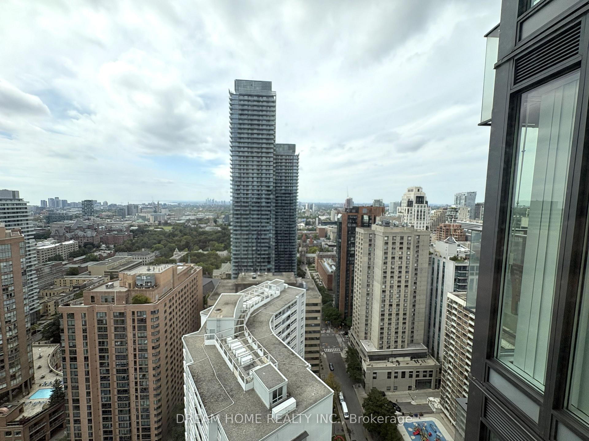 Photo 10 of Unit 3204, 75 St Nicholas Street, Toronto, Bay Street Corridor — HOMEH