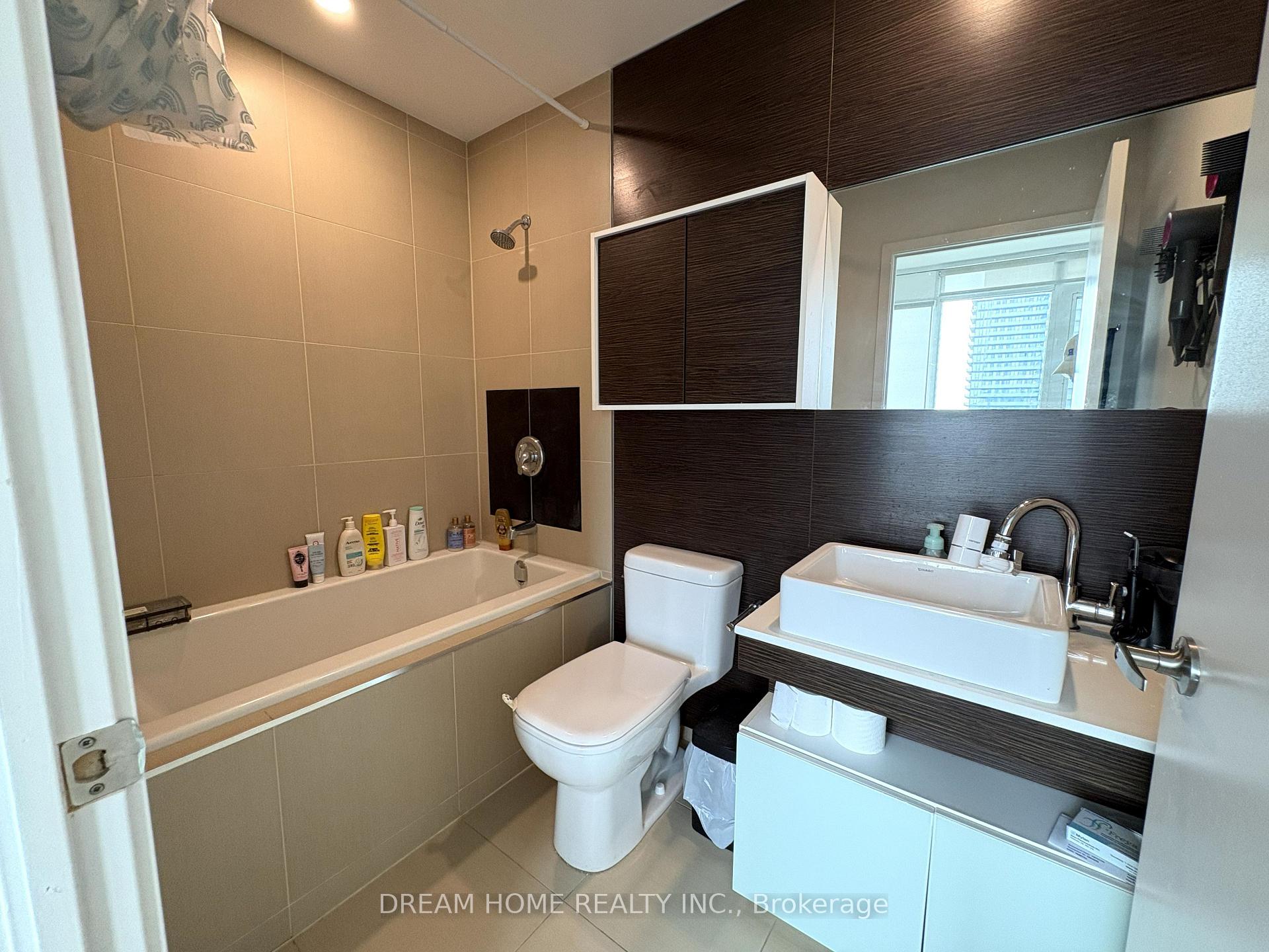 Photo 11 of Unit 3204, 75 St Nicholas Street, Toronto, Bay Street Corridor — HOMEH