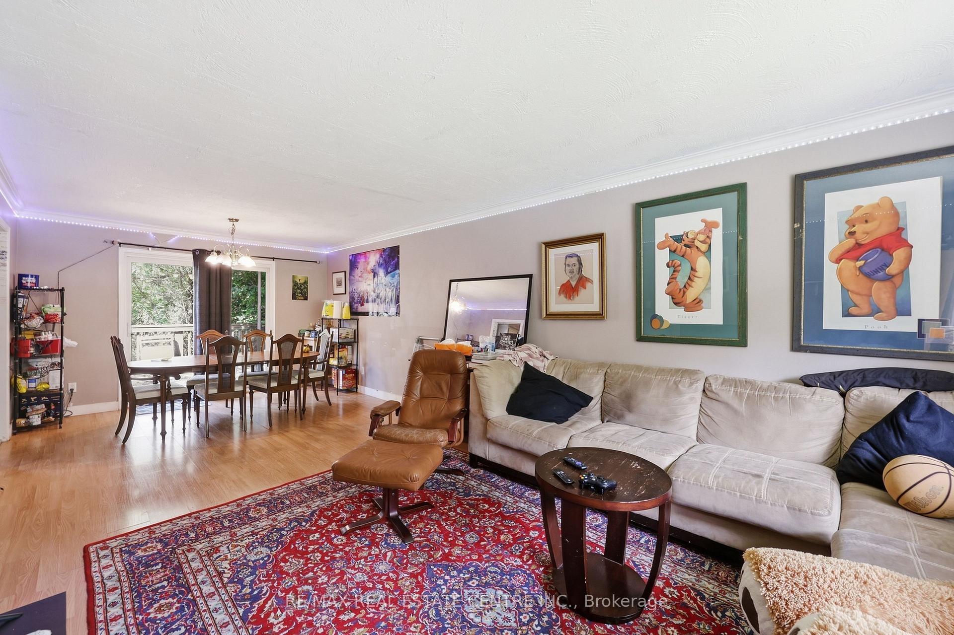 Photo 8 of 122 Greenbrier Drive, Waterloo, Lakeshore Village — HOMEH
