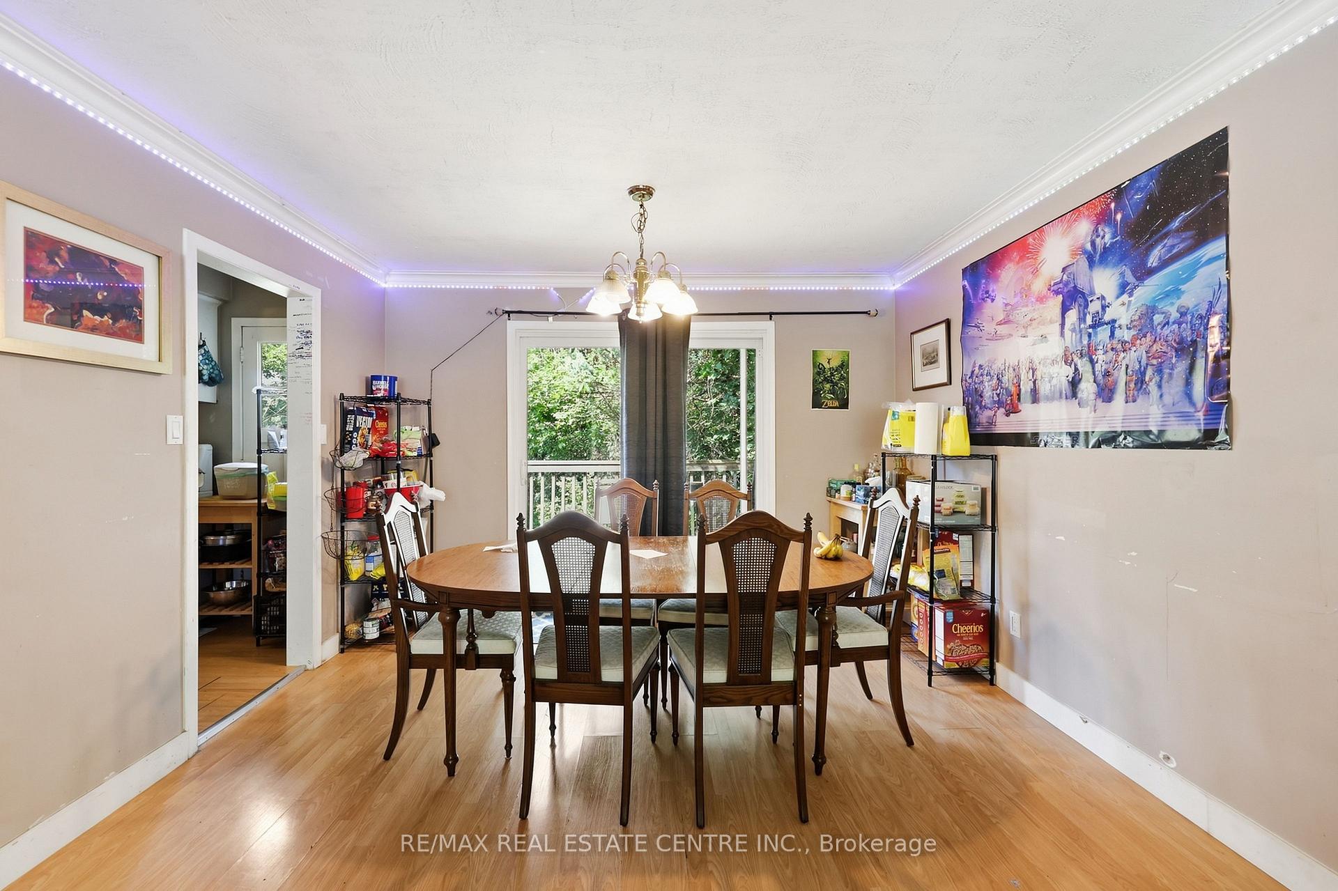 Photo 9 of 122 Greenbrier Drive, Waterloo, Lakeshore Village — HOMEH