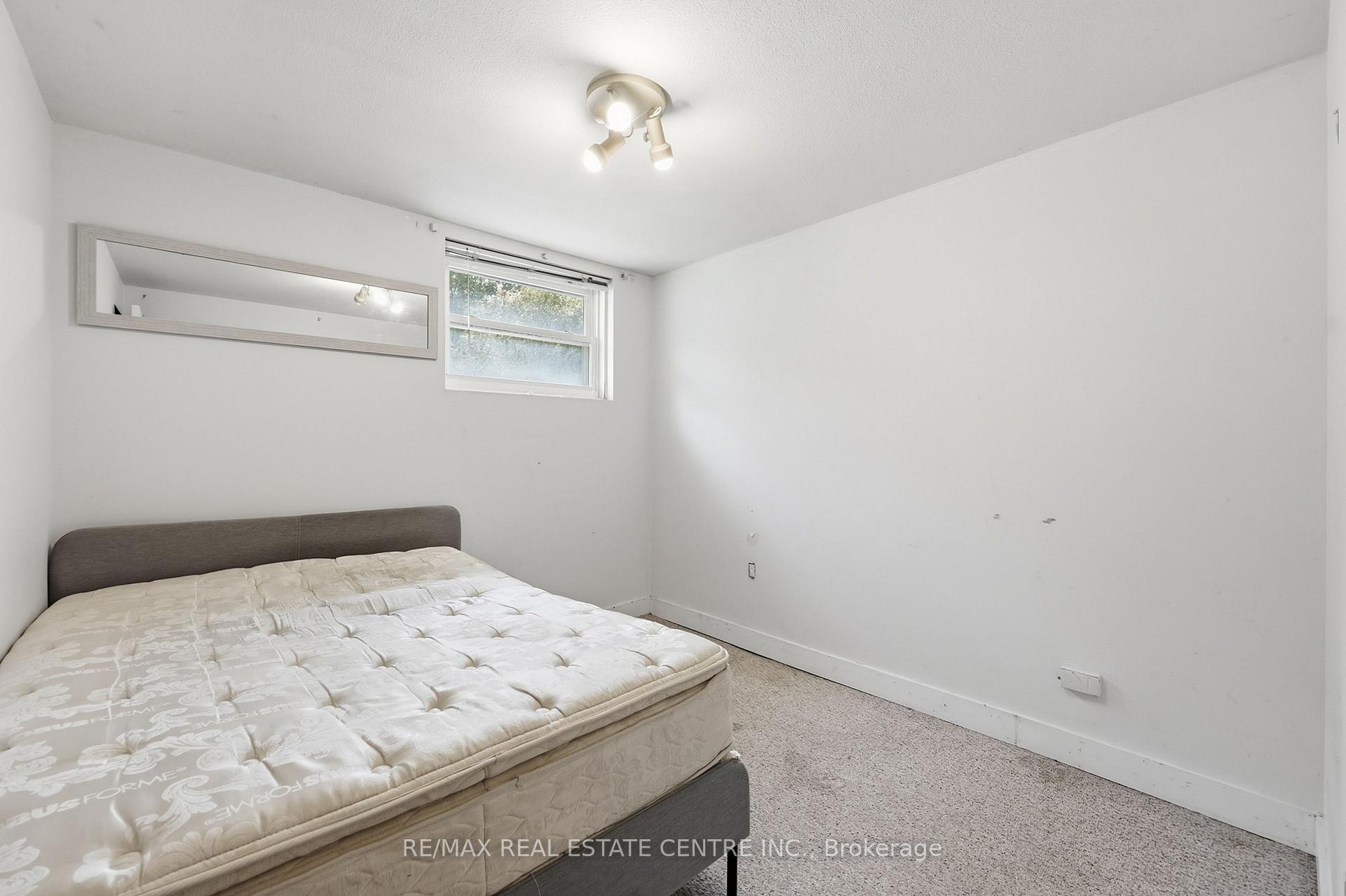 Photo 22 of 122 Greenbrier Drive, Waterloo, Lakeshore Village — HOMEH