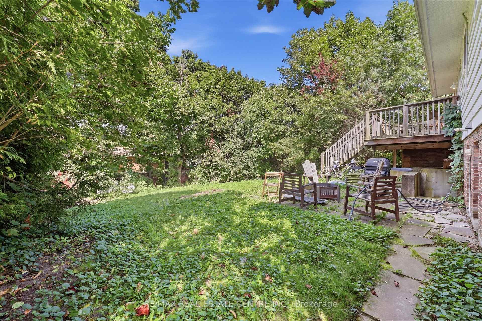 Photo 25 of 122 Greenbrier Drive, Waterloo, Lakeshore Village — HOMEH