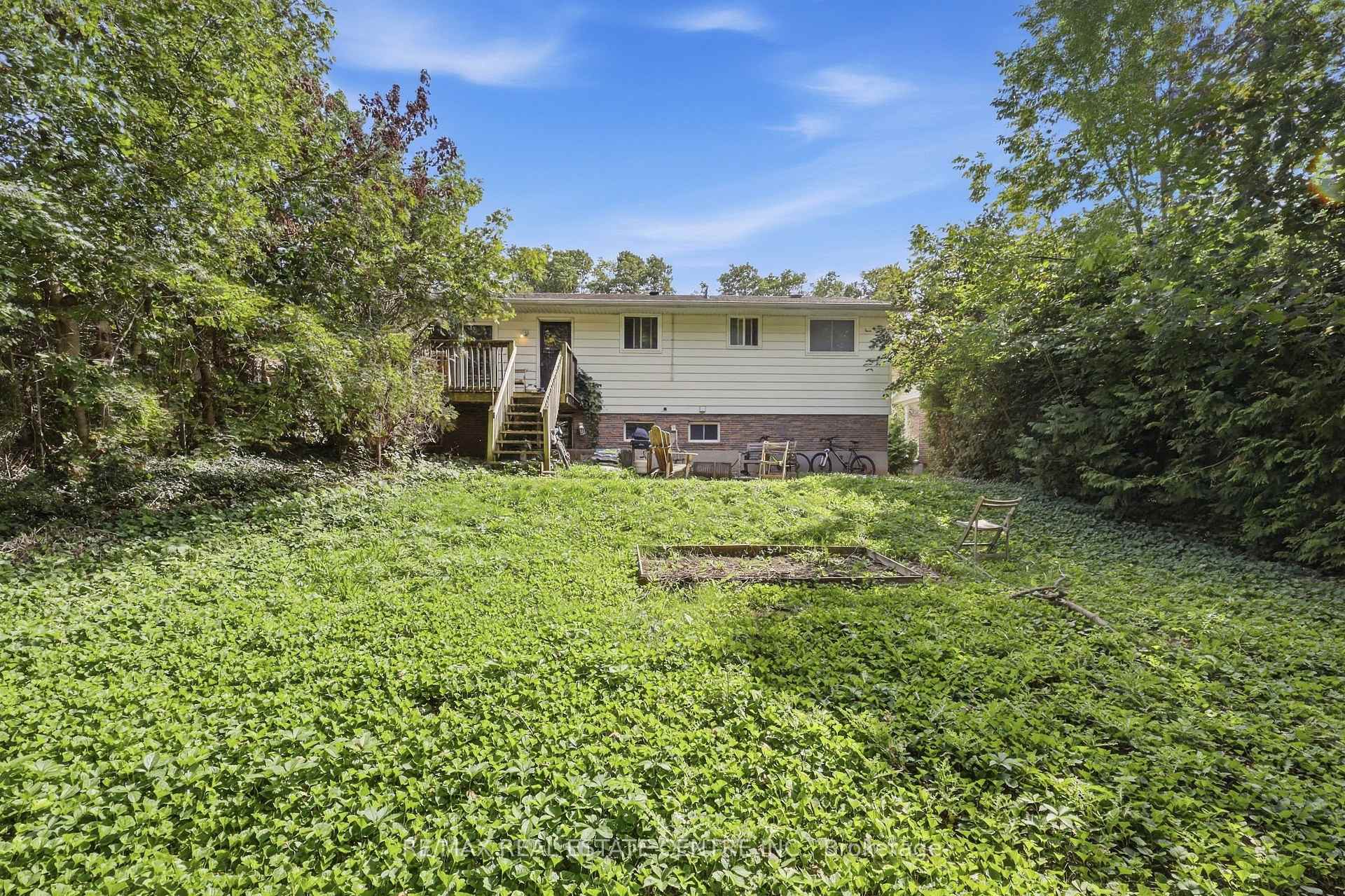 Photo 26 of 122 Greenbrier Drive, Waterloo, Lakeshore Village — HOMEH