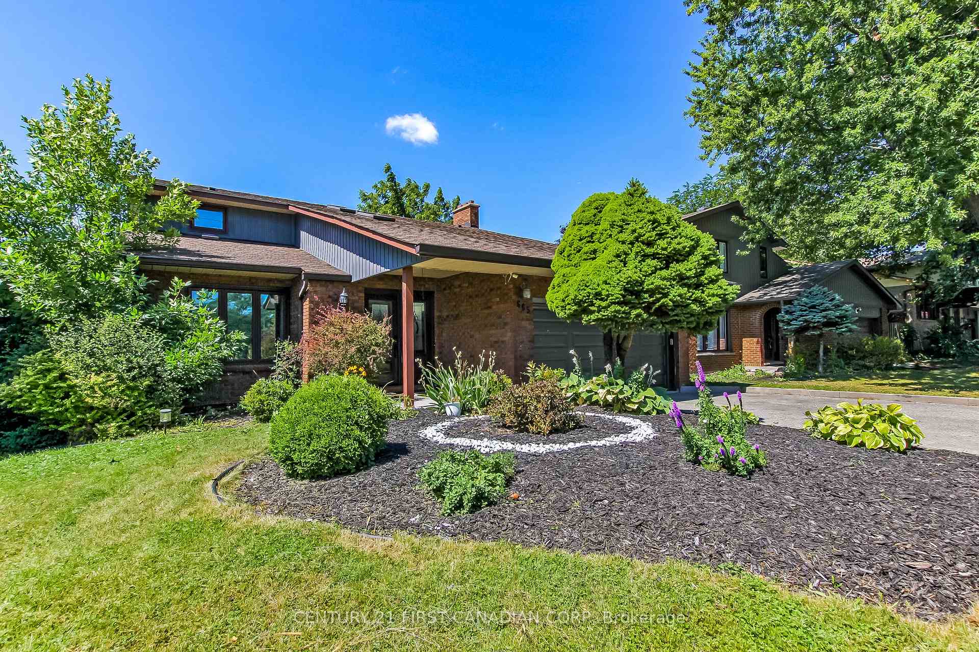 Photo 1 of 665 Upper Queen Street, London, South P — HOMEH