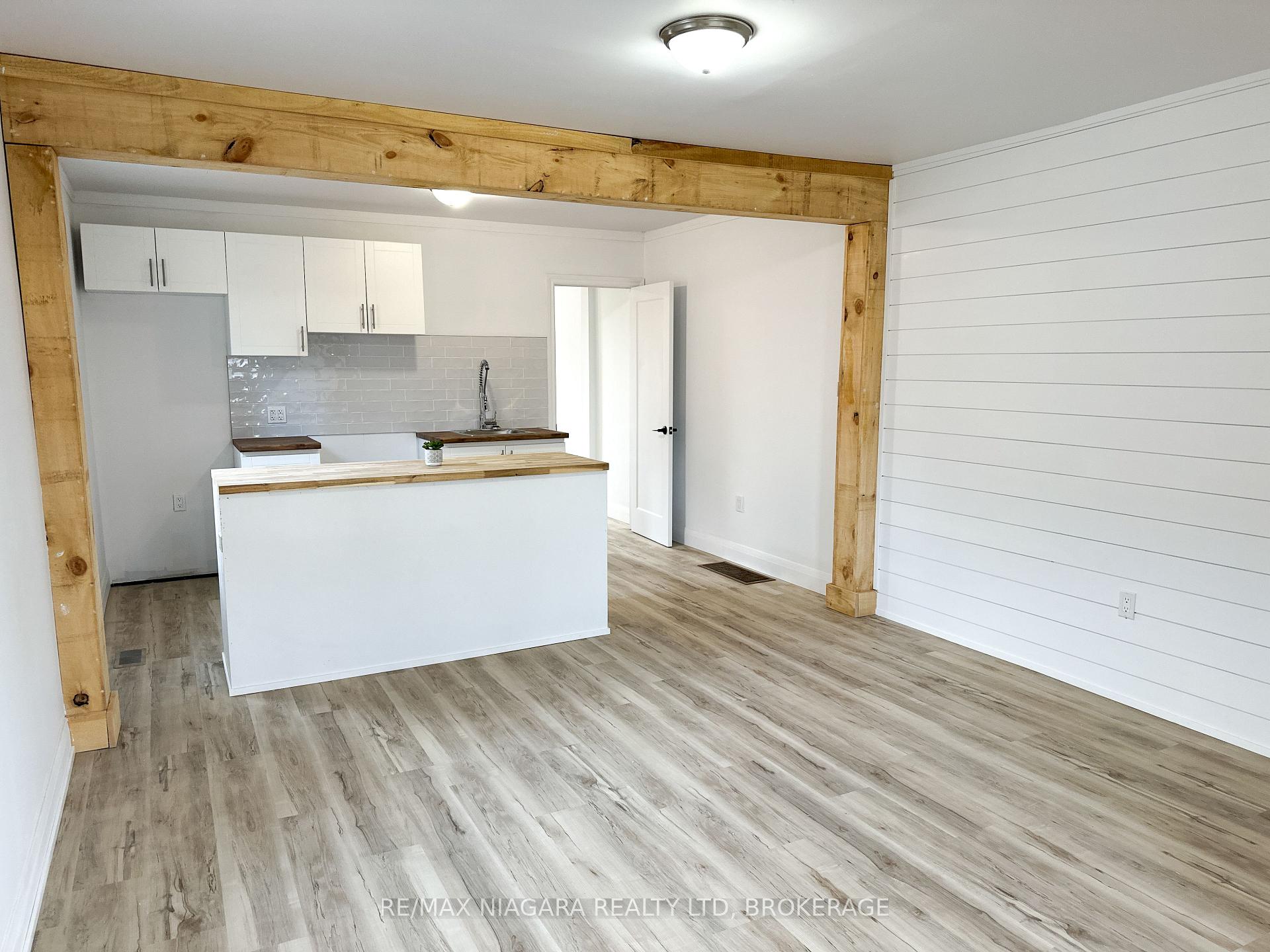Photo 2 of Unit UPPER, 233 Pelham Road, St. Catharines, Western Hill — HOMEH