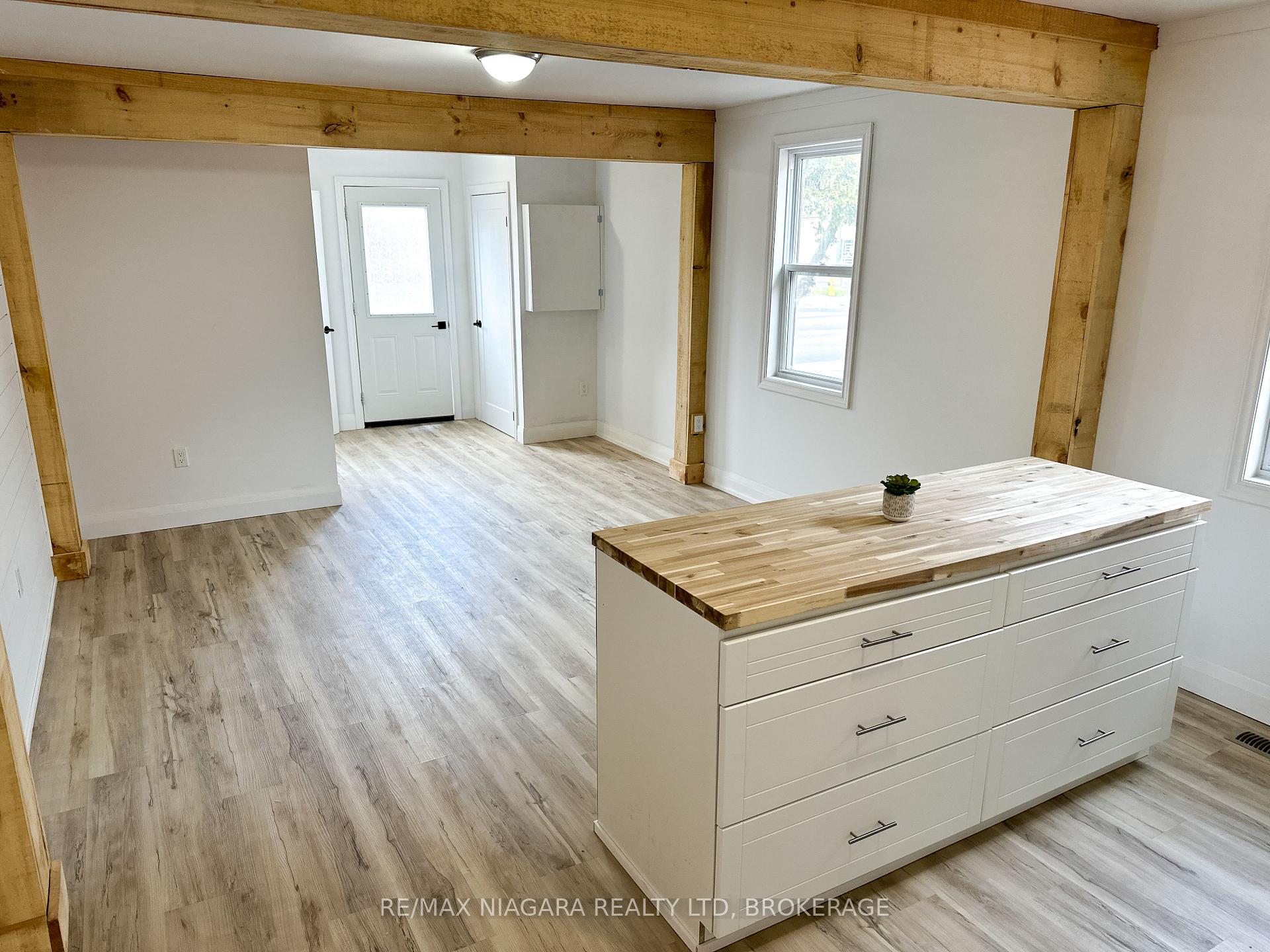 Photo 9 of Unit UPPER, 233 Pelham Road, St. Catharines, Western Hill — HOMEH