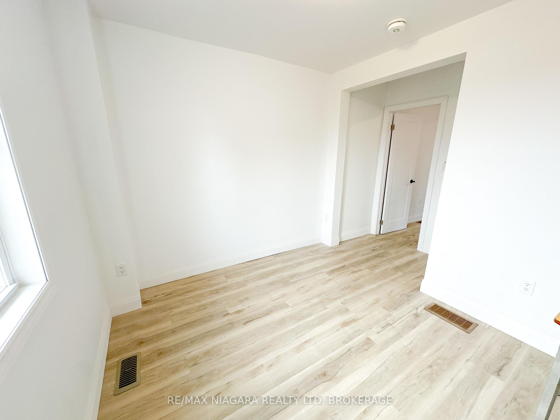 Photo 11 of Unit UPPER, 233 Pelham Road, St. Catharines, Western Hill — HOMEH