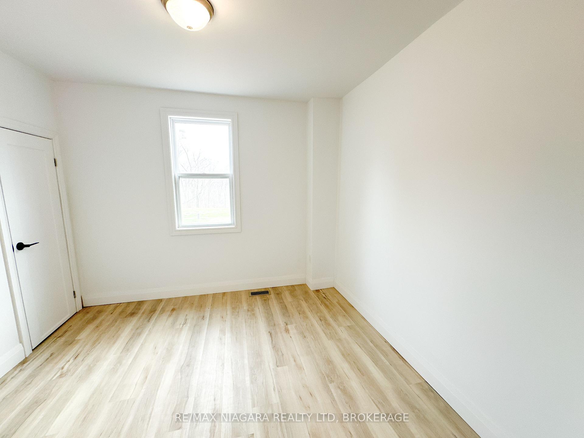 Photo 12 of Unit UPPER, 233 Pelham Road, St. Catharines, Western Hill — HOMEH