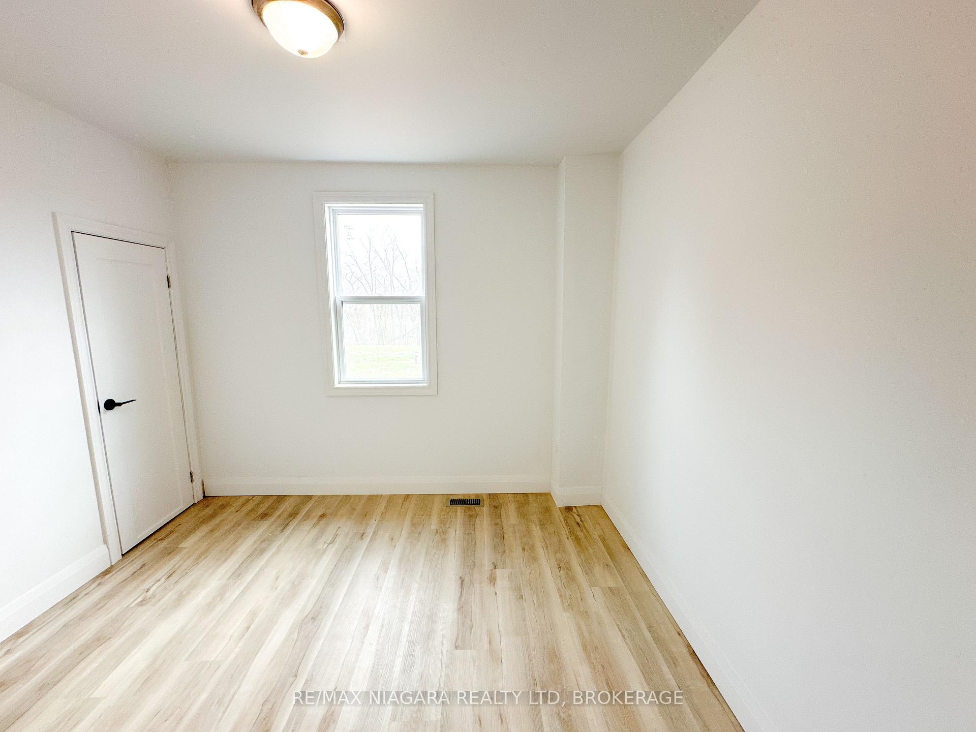 Photo 13 of Unit UPPER, 233 Pelham Road, St. Catharines, Western Hill — HOMEH